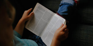 He Speaks 11 Languages – 7 Tricks To Learn Any Language